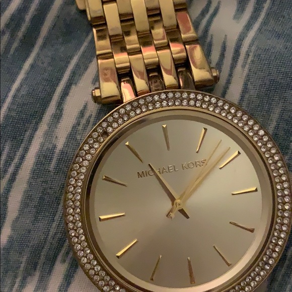 Michael Kors gold watch - Picture 2 of 4
